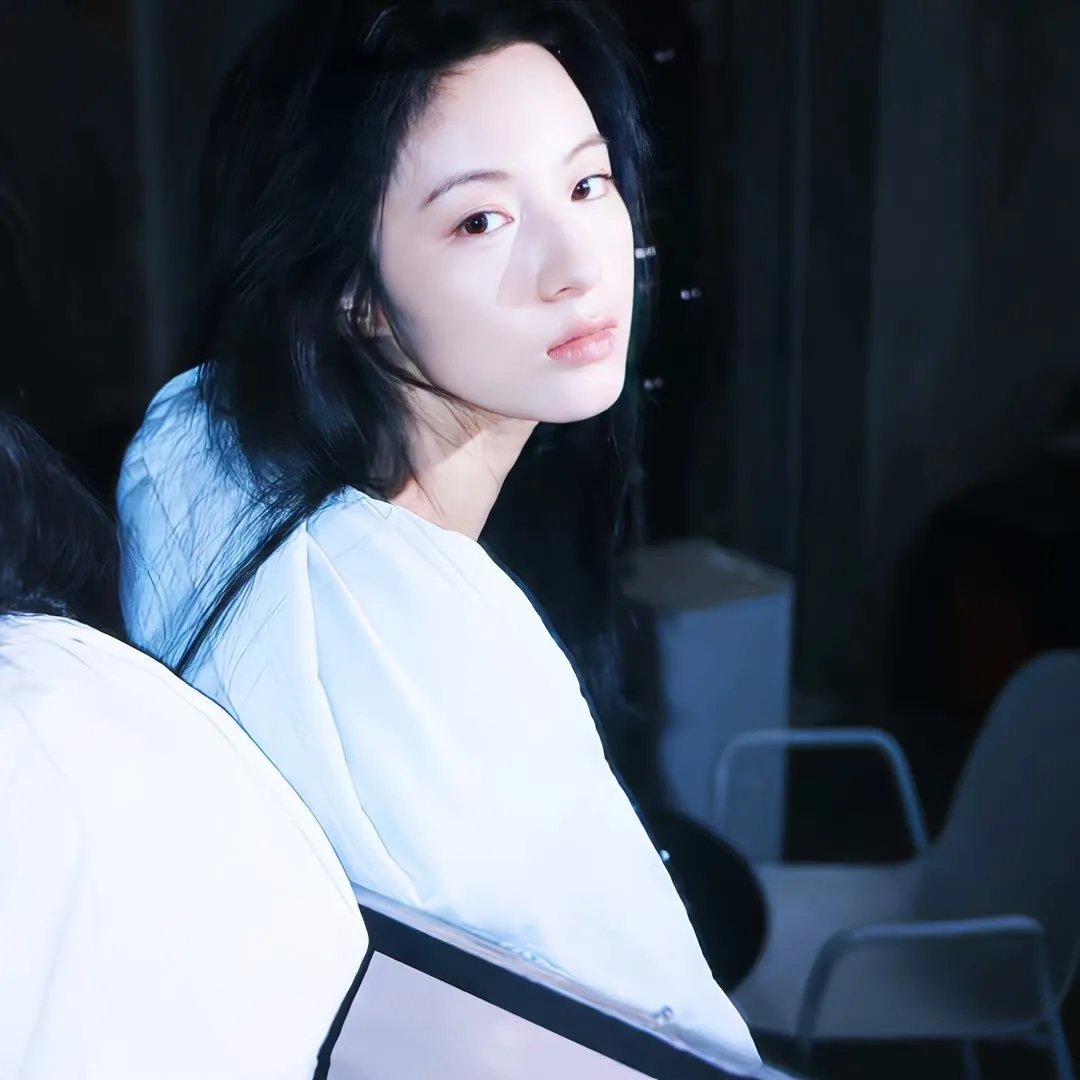 拍卖会上我惊艳全场